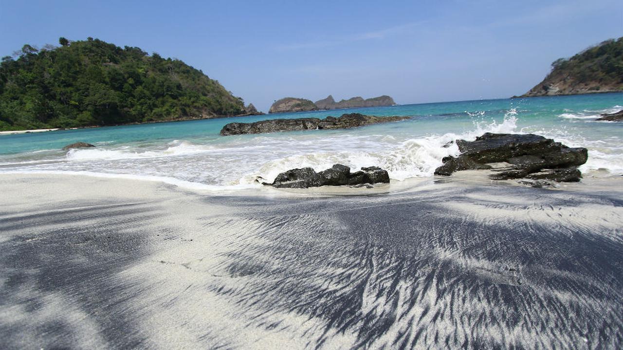 Rute, Tips dan Informasi Menuju Pantai Wedi Ireng Banyuwangi