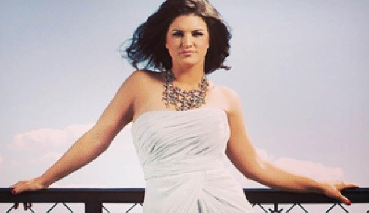 Gina Carano, ganas di ring namun anggun di luar ring. (Instagram)