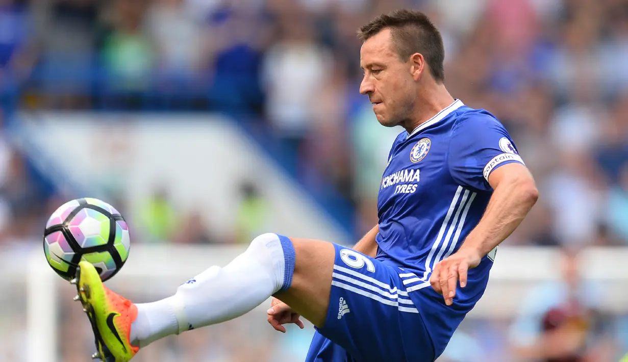 3. John Terry. Awalnya terinspirasi oleh Thierry Henry saat memperkuat Arsenal di Liga Primer Inggris. Kapten Chelsea ini pun mengadopsinya hingga akhir karirnya di Chelsea. (AFP/Glyn Kirk)