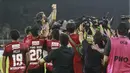 Sementara itu, Bali United memastikan diri mereka sebagai juara BRI Liga 1 2021/2022 meski kalah dari Persebaya Surabaya. Serdadu Tidatu berhasil mengoleksi 72 poin atau terpaut empat angka dari Persib Bandung di satu laga yang tersisa. (Bola.com/M Iqbal Ichsan)