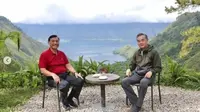 Menko Kemaritiman dan Investasi Luhut Binsar Pandjaitan dan Menlu China Wang Yi  di Danau Toba, Sumatera Utara. (dok.Instagram @luhut.pandjaitan/https://www.instagram.com/p/CJ-W9f2BXeO/Henry)