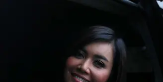 Biduk rumah tangga yang dibangun Denada dan Jerry Aurum selama 3 tahun akhirnya kandas juga. (Galih W. Satria/Bintang.com)