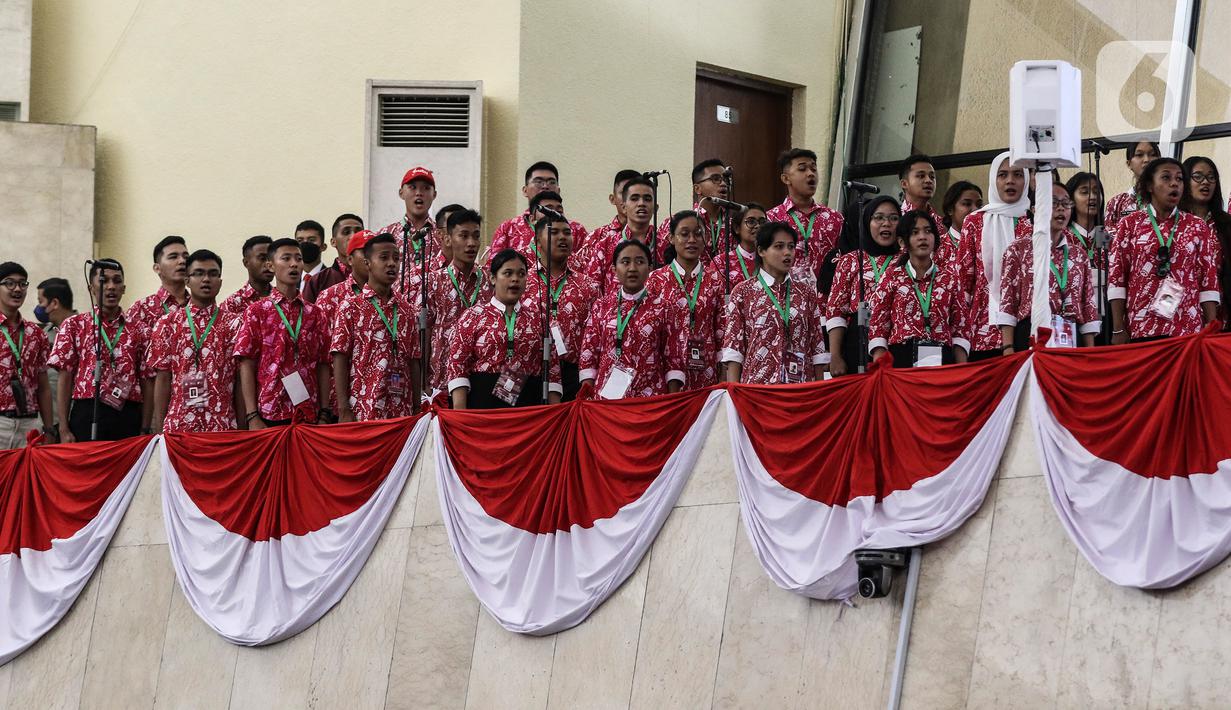 Suasana gladi bersih persiapan Sidang Tahunan MPR RI, Sidang Bersama DPR RI dan DPD RI dan Sidang Paripurna DPR RI di Kompleks Parlemen, Jakarta, Senin (15/8/2022). Presiden Joko Widodo akan kembali menyampaikan pidato kenegaraan dan keterangan pemerintah terkait RUU APBN 2023 dan Nota Keuangan dalam Rapat Tahunan MPR dan Rapat Bersama DPR & DPD RI pada Selasa, 16 Agustus 2022. (Liputan6.com/Johan Tallo)