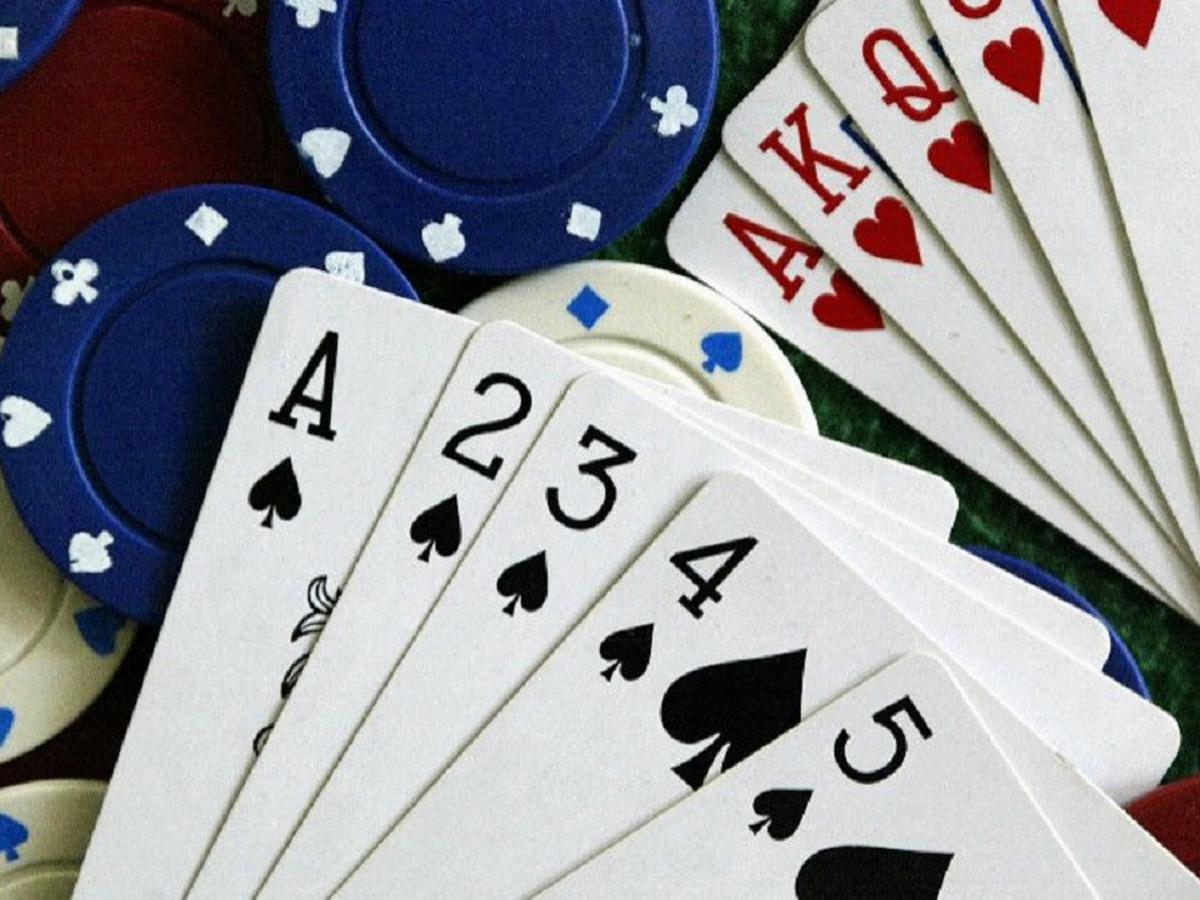 Cara Bermain Poker untuk Pemula, Kenali Susunan Kartu Terkuatnya - Ragam  Bola.com
