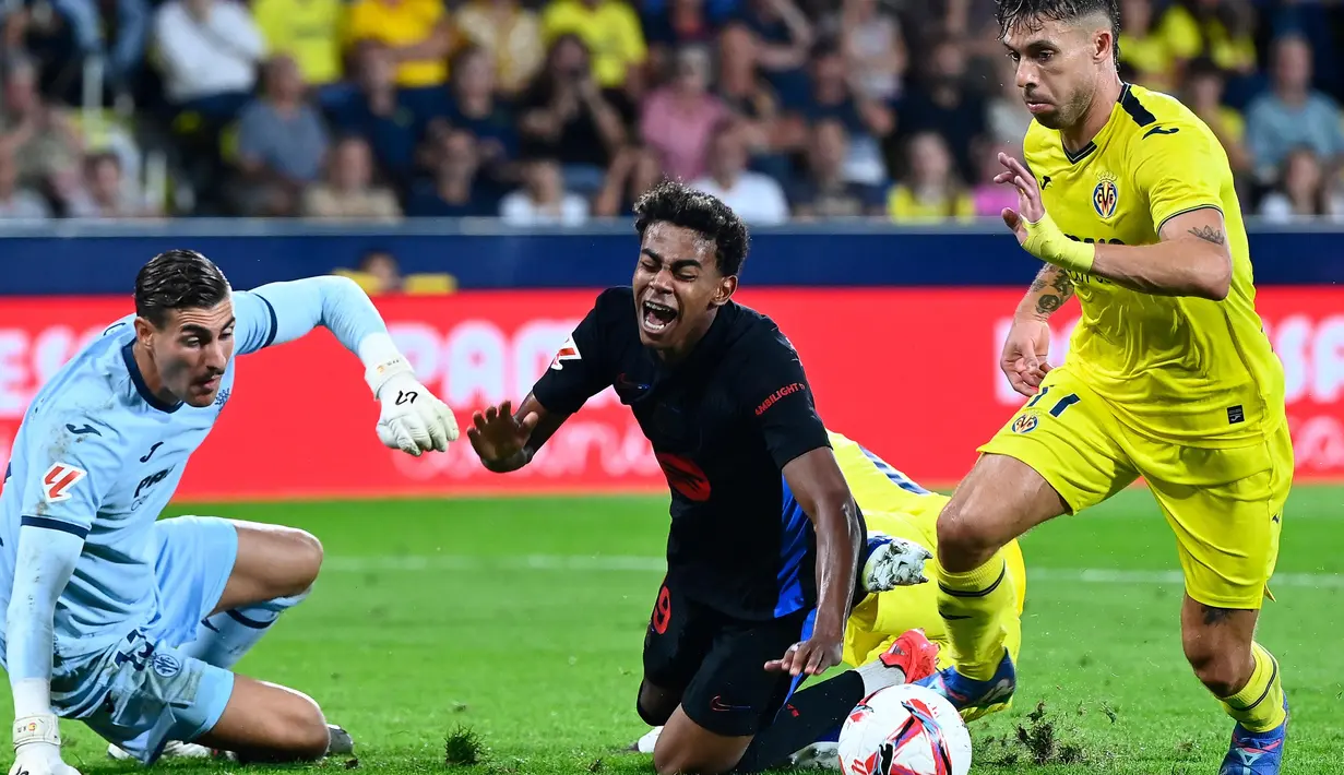 Tim tuan rumah sempat memperkecil ketinggalan pada menit ke-38 lewat aksi Ayoze Perez. (JOSE JORDAN/AFP)