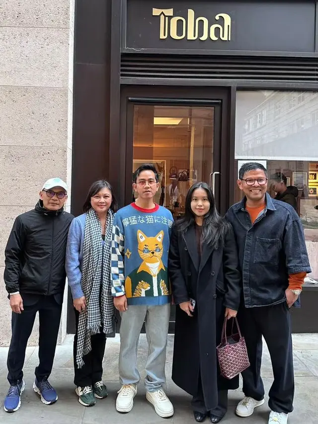 Gibran Rakabuming Kenakan Pakaian Ratusan Ribu