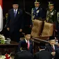 Joko Widodo dan Yusuf Kalla bersiap untuk menandatangani peresmian sebagai Presiden dan Wakil Presiden Indonesia periode 2014-2019 , Jakarta, Senin (20/10/2014) (Liputan6.com/Andrian M Tunay)