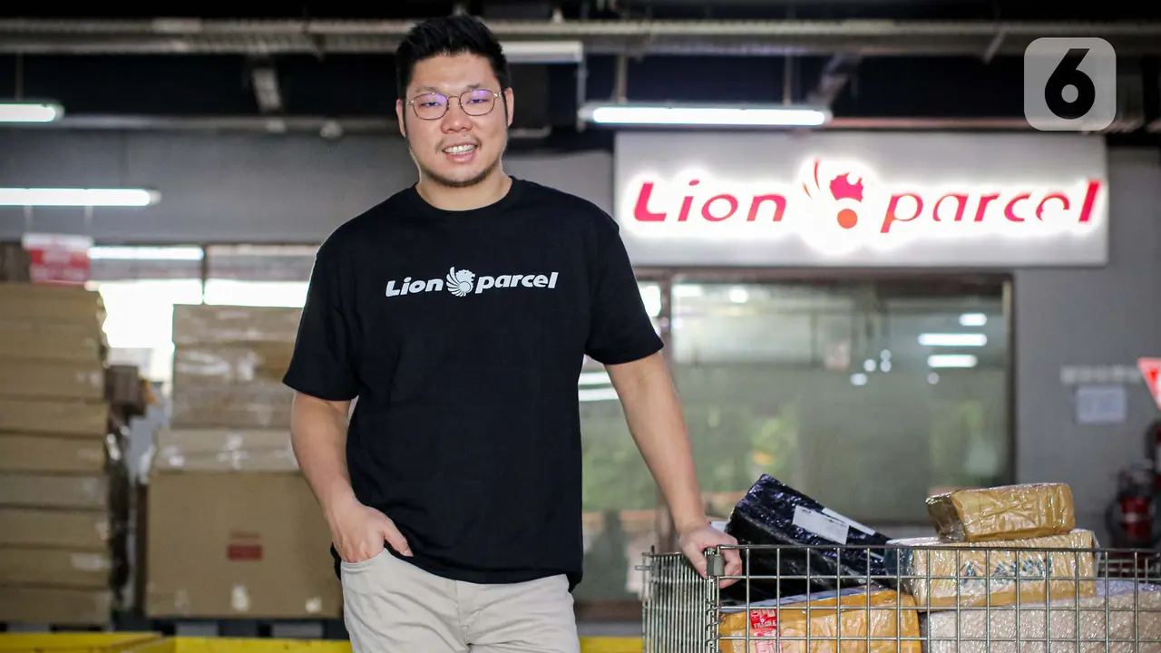 CEO Lion Parcel Farian Kirana