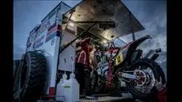 Sepeda motor Honda CRF 450 Rally milik Tim balap Reli Dakar Monster Energy Honda digondol maling. (Visordown)