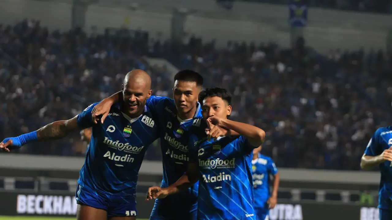 FOTO Persib Vs PSS