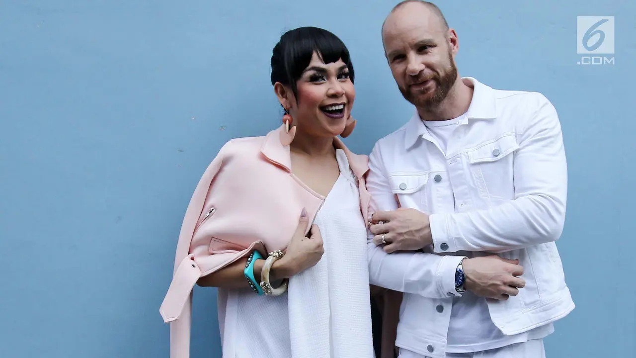 Melaney Ricardo dan Tyson Lynch