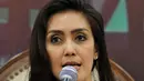 Anggota Komisi VI, Rieke Diah Pitaloka saat menjadi pembicara pada diskusi 'MayDay dan Negara' di Senayan, Jakarta, Kamis (28/04). May Day mendatang, PDIP akan mengingatkan kembali tentang Piagam Marsinah  (Liputan6.com/Johan Tallo)