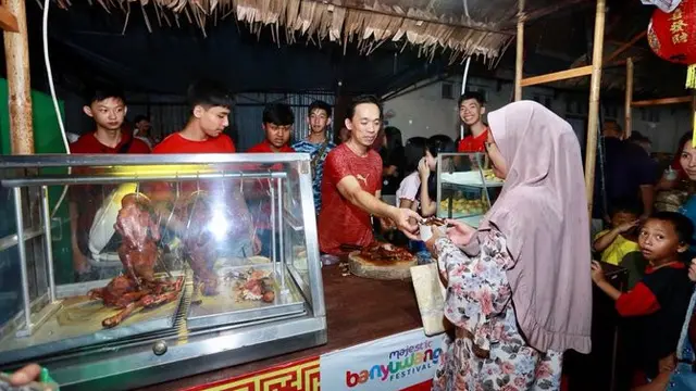 Buka Setiap Jumat, Pecinan Street Food Banyuwangi Sediakan Makanan Halal.