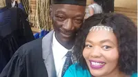 Lukhanyo Mafu, tukang kebun yang jadi wisudawan di kampus almamater Nelson Mandela dan Robert Mugabe. (dok. Facebook Vuvu Ngxangane/Dinny Mutiah)