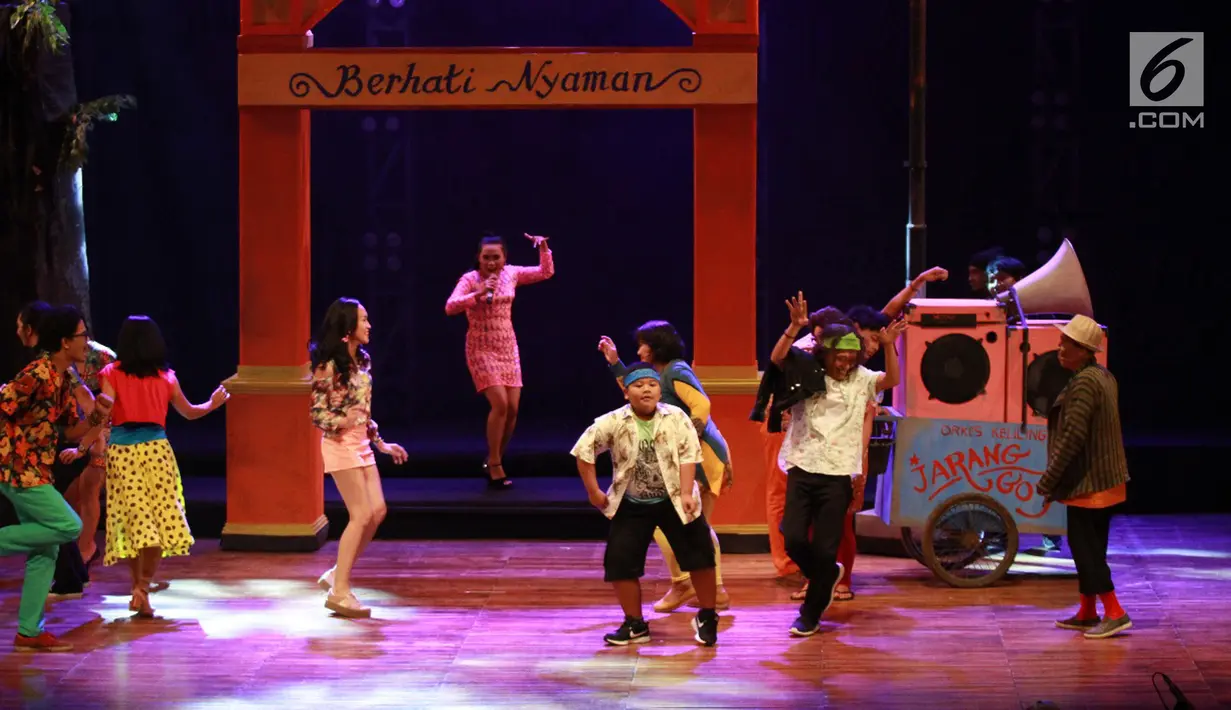 Suasana pementasan Indonesia Kita di Graha Bakti Budaya, Taman Ismail Marzuki, Jakarta, Jumat (20/4). Princess Pantura dipentaskan pada tanggal 20 dan 21 April 2018. (Liputan6.com/HO/Kayan Production/Anggoro Tri Wicaksono)