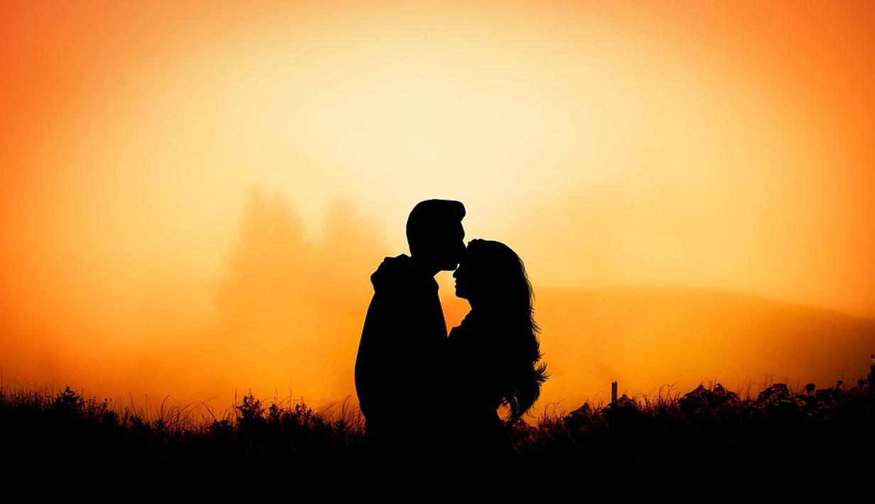 Inspirasi Foto Prewedding Tema Siluet yang Romantis