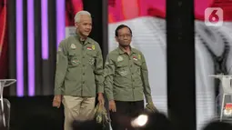 Keduanya menggunakan kostum tematik baru saat menghadapi debat keempat Pilpres 2024. (Liputan6.com/Angga Yuniar)