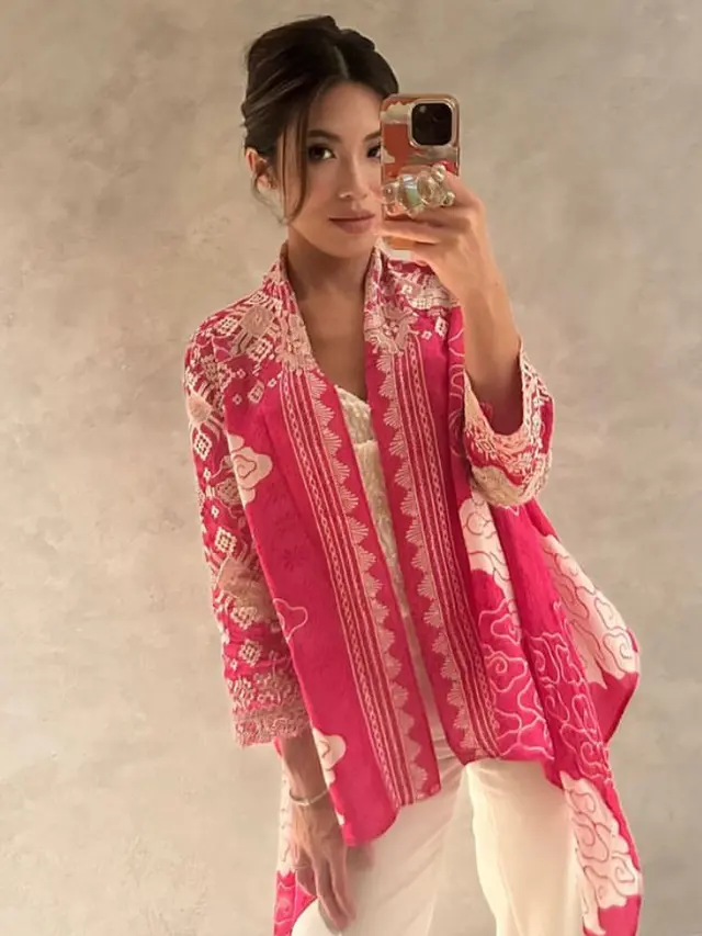 Gaya Winona Delany Calon Menantu Hotman Paris. [@wdtandra]