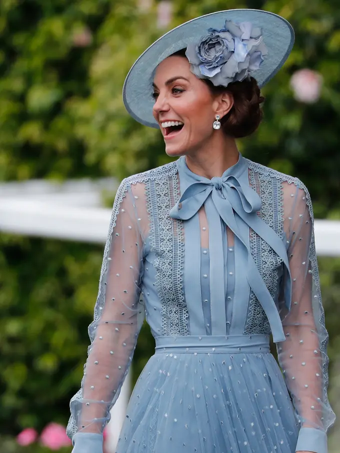 Serba Biru, Kate Middleton Tampil Cantik di Royal Ascot