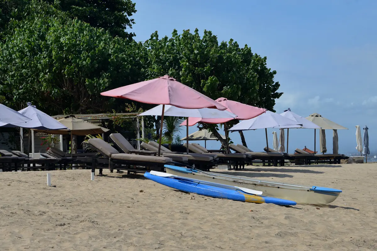 FOTO: Suasana Pantai Sanur di Hari Pertama Pembukaan Bali untuk Wisman