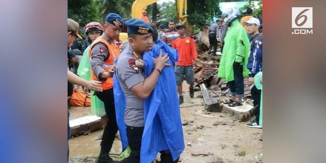 VIDEO: Bocah 5 Tahun Korban Tsunami Banten Ditemukan Selamat di Mobil