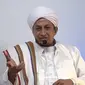 Habib Hasan bin Ismail Al Muhdor menaggapi soal nasab habib yang terputus. (YouTube Ahbaabul Musthofa Channel)