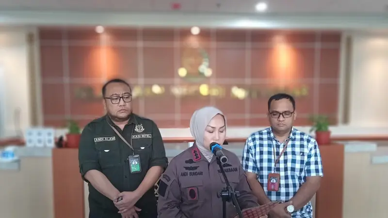 Kejari Makassar kembali tetapkan tersangka dalam kasus dugaan korupsi pembebasan lahan industri sampah Kota Makassar (Liputan6.com/Eka Hakim)