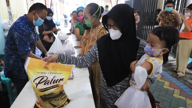 Operasi pasar di Surabaya dilakukan hingga 23 Desember. (Dian Kurniawan/Liputan6.com)