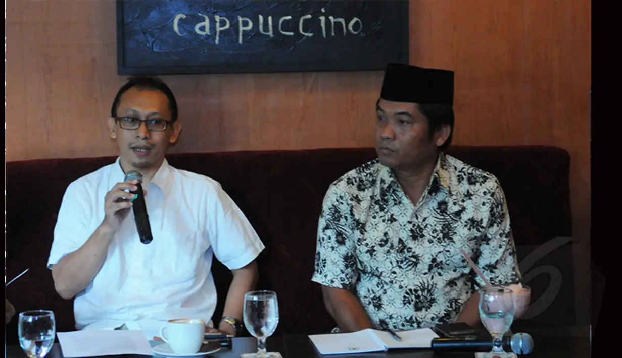 Gerakan Dekrit Rakyat Indonesia (GDRI) menyoroti kebijakan Jokowi terkait penunjukkan Kapolri dalam diskusi bertajuk 'Pak Jokowi, Rakyat Bersamamu Jika..' , Jakarta, Sabtu (17/1/2015). (Liputan6.com/Faisal R Syam)