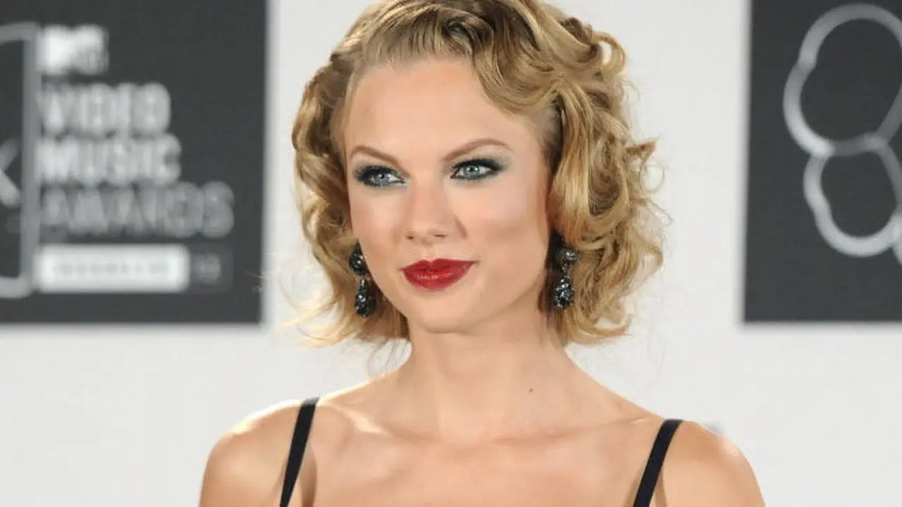 taylor-swift-130906b.jpg
