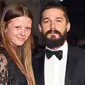 Shia LaBeouf dan Mia Goth (Foto: people.com)