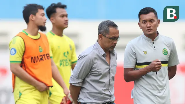 Foto: Gaya Aji Santoso di Laga Debut Bersama Persikabo 1973