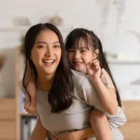 Ilustrasi ibu dan anak bahagia/copyrightshutterstock/220 Selfmade studio
&nbsp;
&nbsp;