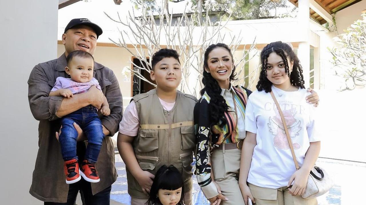 7 Potret Krisdayanti Ajak Ameena dan Azura Liburan di Batu, Kumpul Keluarga
