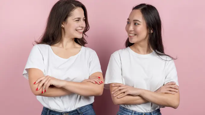 Ilustrasi dua perempuan