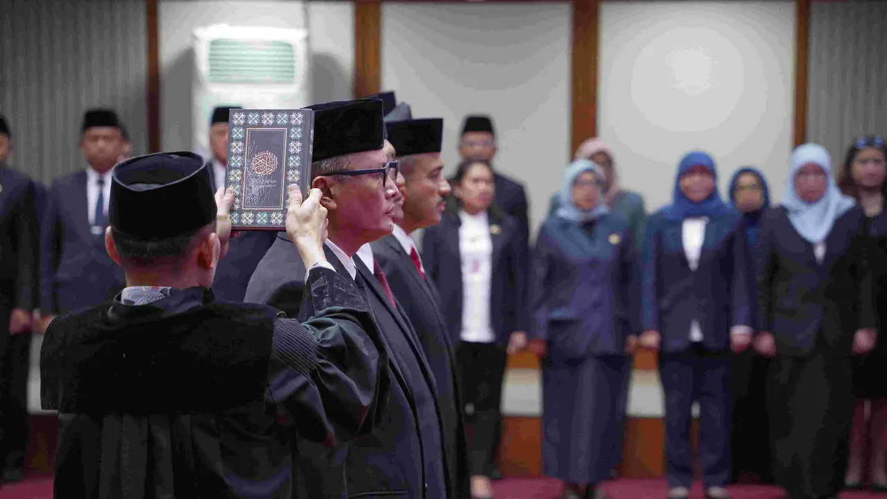 Penjabat (Pj) Gubernur DKI Jakarta Teguh Setyabudi, melakukan mutasi terhadap tujuh Pejabat Pimpinan Tinggi Pratama (eselon II) di lingkungan Pemprov DKI Jakarta.