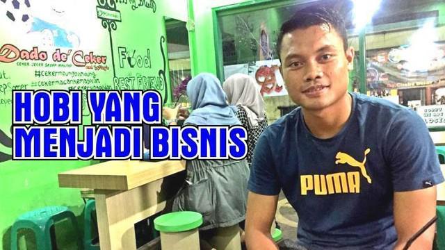 Berita video tentang Dedi Kusnandar gelandang Persib yang memiliki profesi sampingan selain sebagai pesepak bola. ( Voice of Bobotoh )
