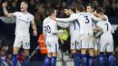 Para pemain Chelsea merayakan gol yang dicetak Eden Hazard ke gawang West Bromwich pada laga Premier League di Stadion The Hawthorns, West Bromwich, Sabtu (18/11/2017). West Bromwich kalah 0-4 dari Chelsea. (AFP/Roland Harrison)