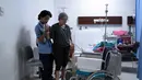 "Tapi saya sudah tidak berdaya lagi, tapi harus tetap tegar," kata Yana Zein kepada Bintang.com di Rumah Sakit Siloam, TB Simatupang, Jakarta Selatan, Selasa (27/12/2016). (Deki Prayoga/Bintang.com)