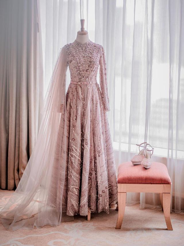 8 Detail Penampilan Ria Ricis saat Dilamaran Teuku Ryan, Menawan