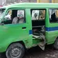 Angkot jurusan Cibaduyut-Cangkuang menabrak sejumlah pengendara di sepanjang Jalan Raya Laswi Ciparay hingga Jalan Siliwangi, Baleendah, Kabupaten Bandung, Sabtu (29/5/2021). (Foto: Istimewa)