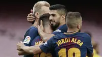 Pemain Barcelona, merayakan gol yang dicetak Lionel Messi, ke gawang Las Palmas pada laga La Liga Spanyol, Minggu (1/10/2017). Barcelona menang 3-0 atas Las Palmas. (AP/Manu Fernandez)