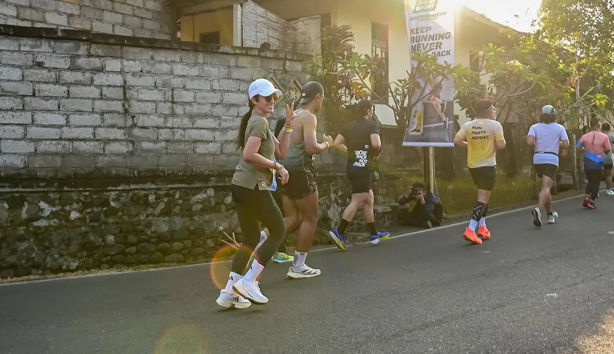 Banyak hal yang membuat ciut nyalinya. Selain medan yang harus dilewati, ia juga merasa kurang dalam  hal persiapan. [Instagram/ussypratama]