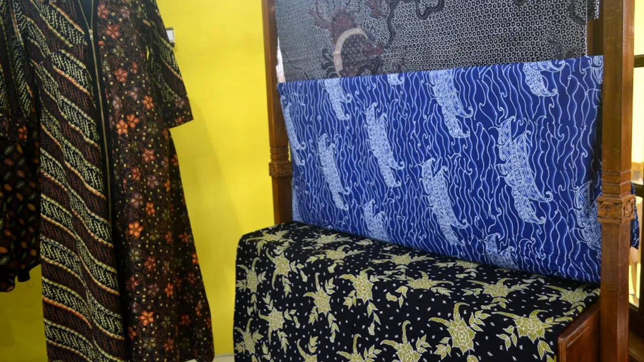 Batik tulis Khas Kutawaru, Cilacap, kisah tentang laut, Nusakambangan, hutan mangrove dan daratan. (Foto: Liputan6.com/Muhamad Ridlo)