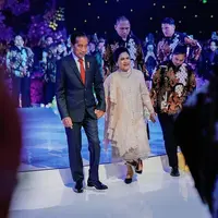 Presiden Jokowi dan Ibu Negara Iriana menjadi tamu undangan khusus yang menghadiri resepsi pernikahan Rizky Febian dan Mahalini Raharja. [Foto: Instagram/ferdinan_sule]
