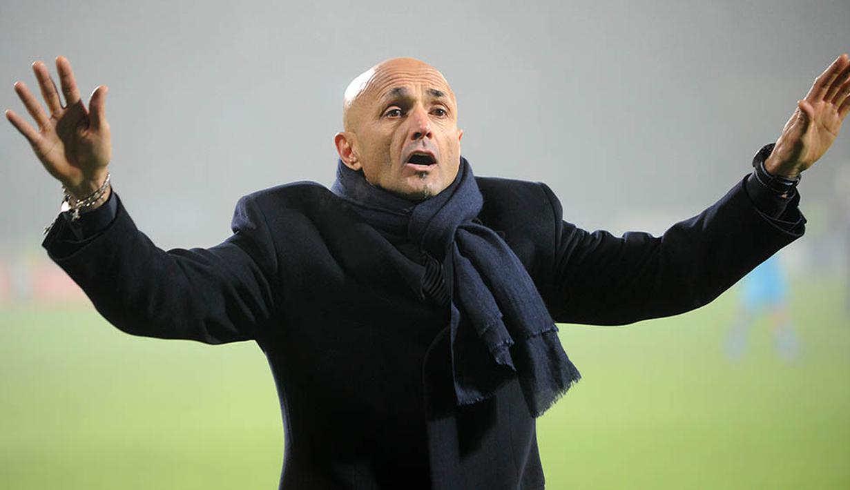 Klub ibukota Italia, AS Roma, resmi menunjuk Luciano Spalletti sebagai pelatih baru menggantikan Rudi Garcia yang dipecat pada Rabu (13/1) setelah dinilai gagal mengangkat performa timnya. (AFP/Kirill Kudryavtsev)