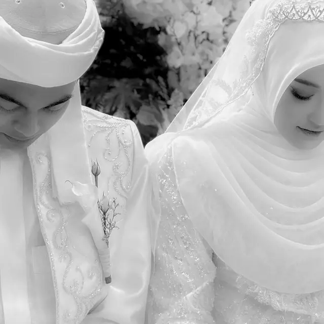6 Potret Pernikahan Gus Zizan dan Kamila Asy Syifa, Disorot karena Masih Terlalu Muda