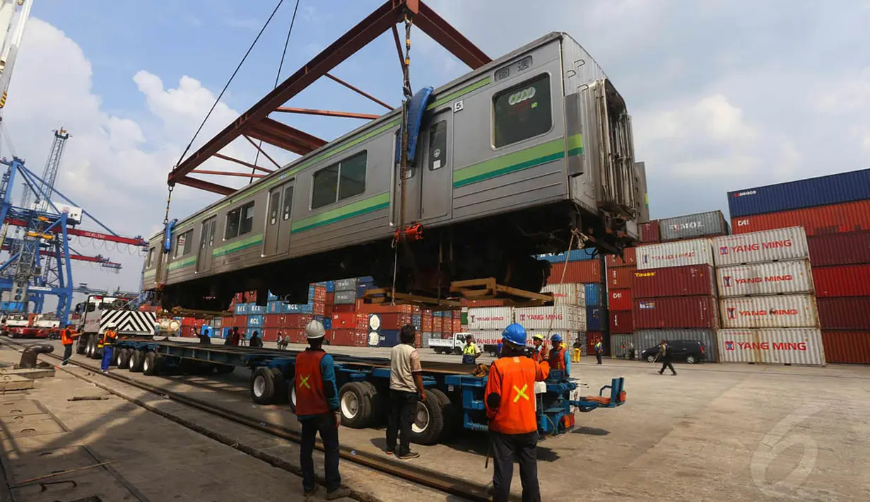 PT KAI Commuter Jabodetabek kembali melakukan pengadaan KRL sebanyak 176 unit untuk tahun 2014. (Liputan6.com/Faizal Fanani)