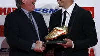 Suarez Pamer Trofi Sepatu Emas Bersama Legenda Liverpool