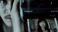 Shutter dibintangi Ananda Everingham, Achita Sikamana, dan Natthaweeranuch Thongmee. Saat dirilis pada 2004, film ini disanjung kritikus dan pencinta film. (Foto: Dok. KlikFilm)